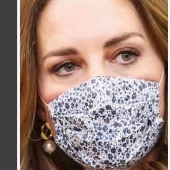 Gorgeous gold & Pearl hoops 😍 - Picture 5 of 10